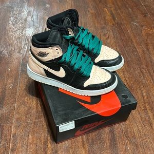 Air Jordan 1 Retro High OG - Crimson Tint